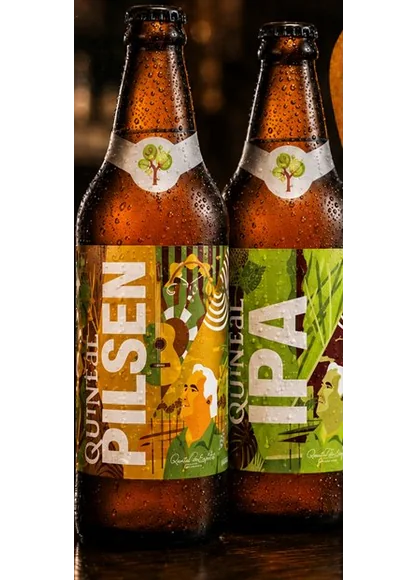 Garrafas com rótulo personalizado do Quintal do Espeto, estilos Pilsen e IPA